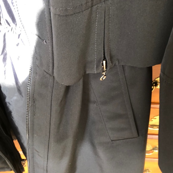 Winter coat very warm. - Picture 7 of 9